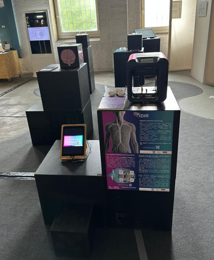 IDIR’s exhibition area at the Waterkant Exhibition 2025 in Kiel (Friedericke Bönisch)